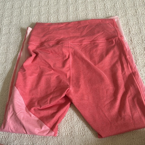 🩷 Pink Fabletics Leggings 🩷 - Picture 3 of 4